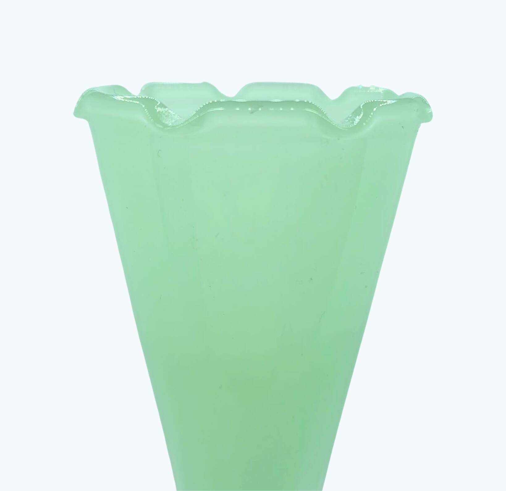Vase en opaline verte