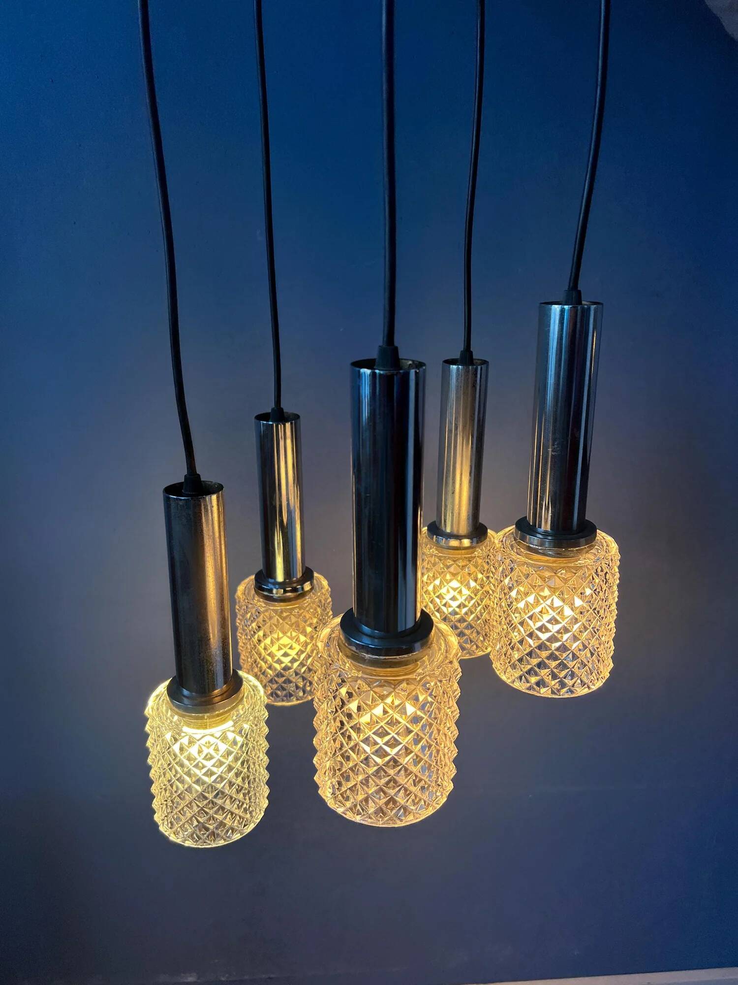 Lampe suspendue en cascade de verre cristal du milieu du siècle