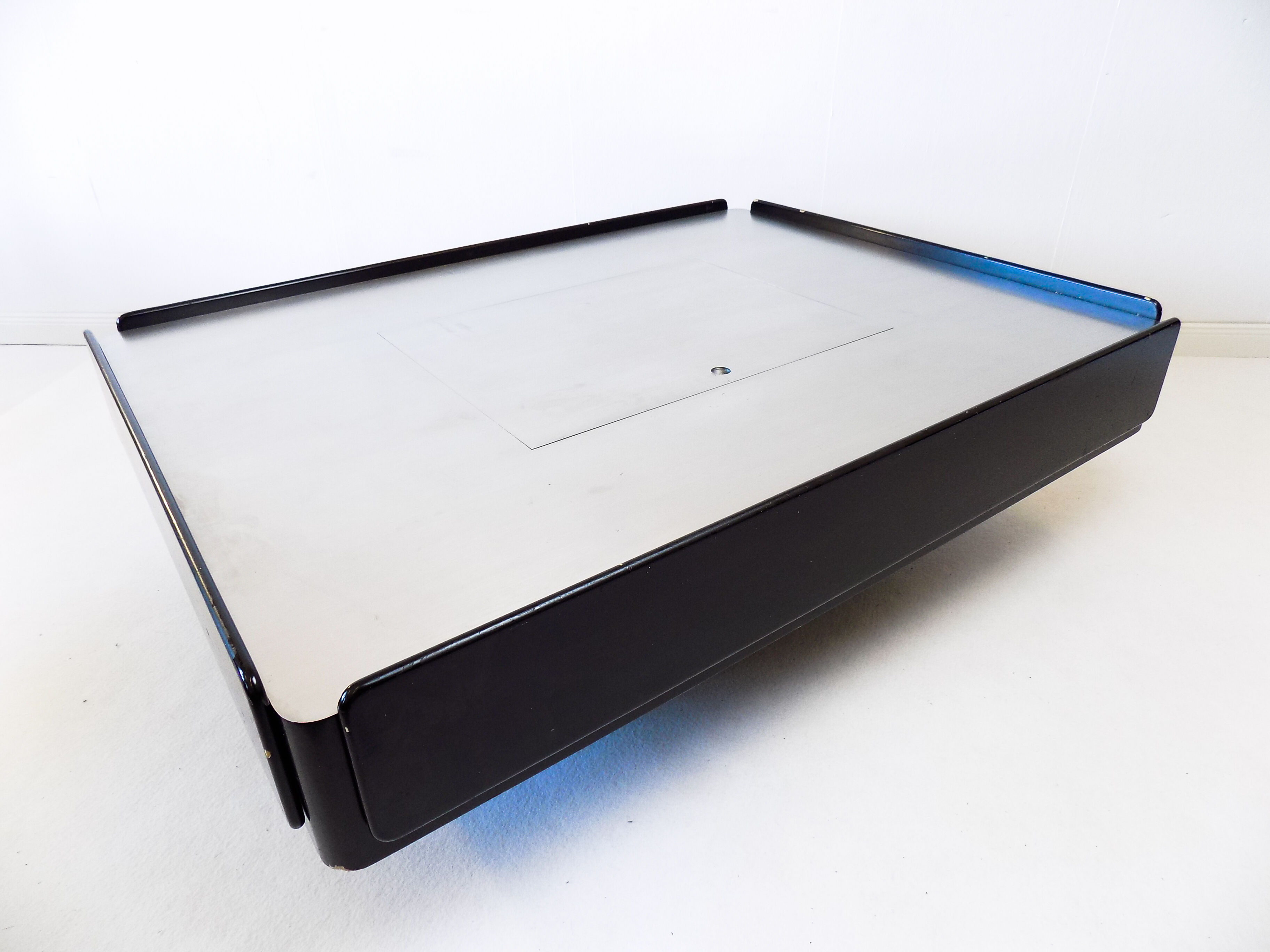 Gavina Caori coffee table by Vico Magistretti