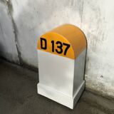 Departmental kilometer marker