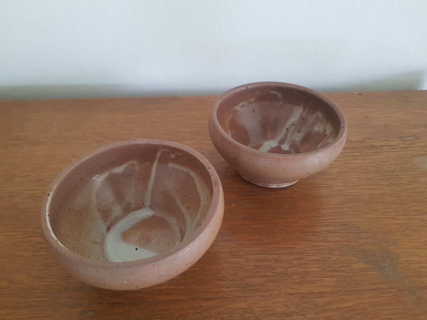 Set of 2 sandstone bowls