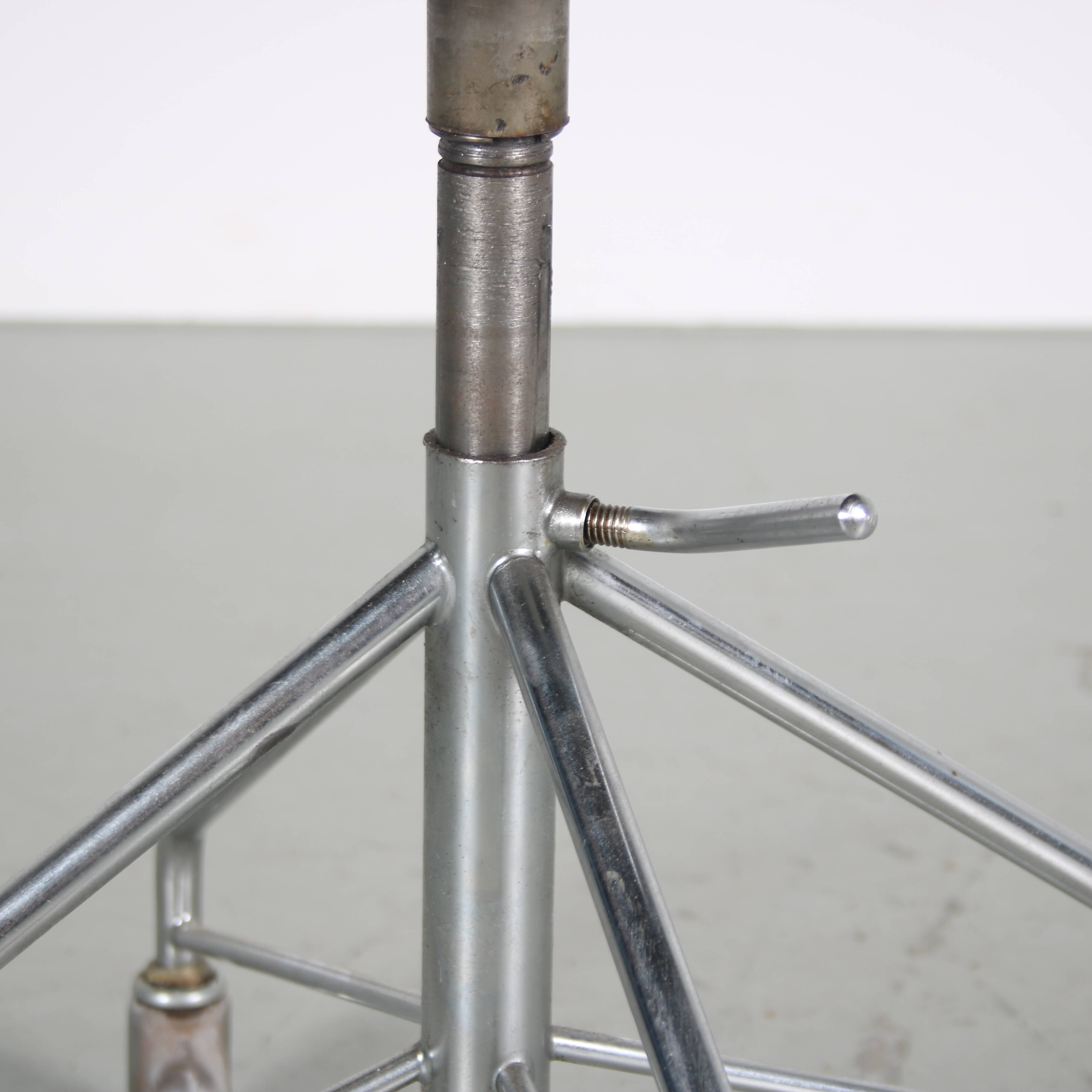 1950s “3217” Swivel desk chair by Arne Jacobsen for Fritz Hansen, Denmark