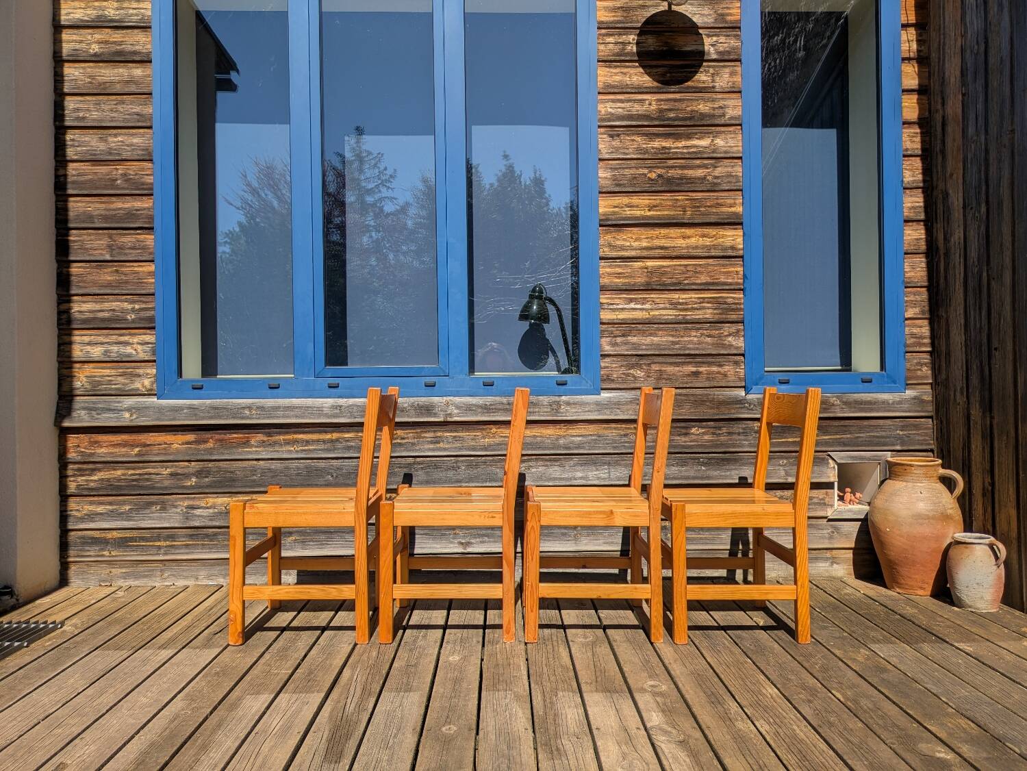 4 solid pine chairs selected by Charlotte Perriand for Le Arcs