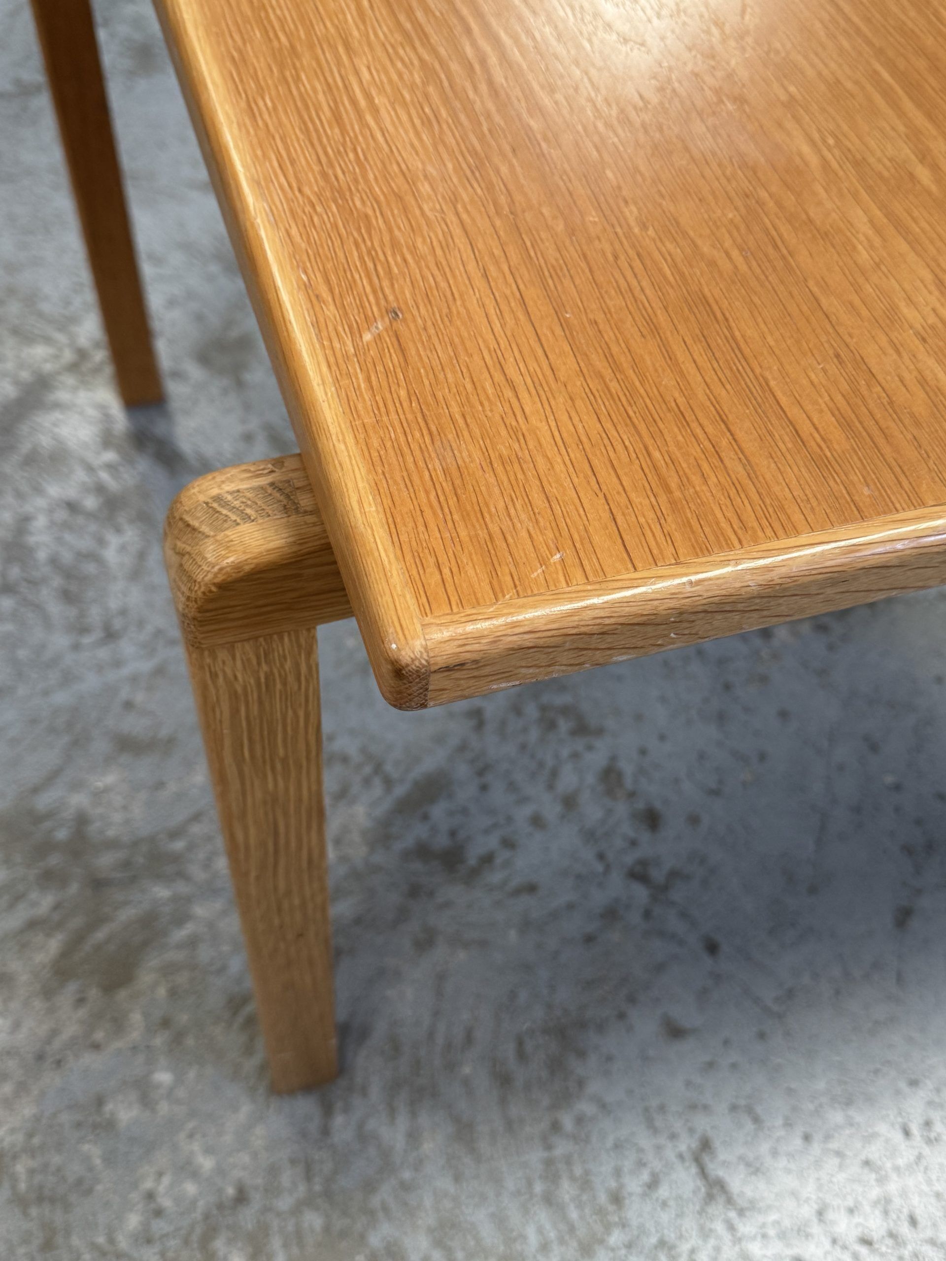 Table Alvar Aalto