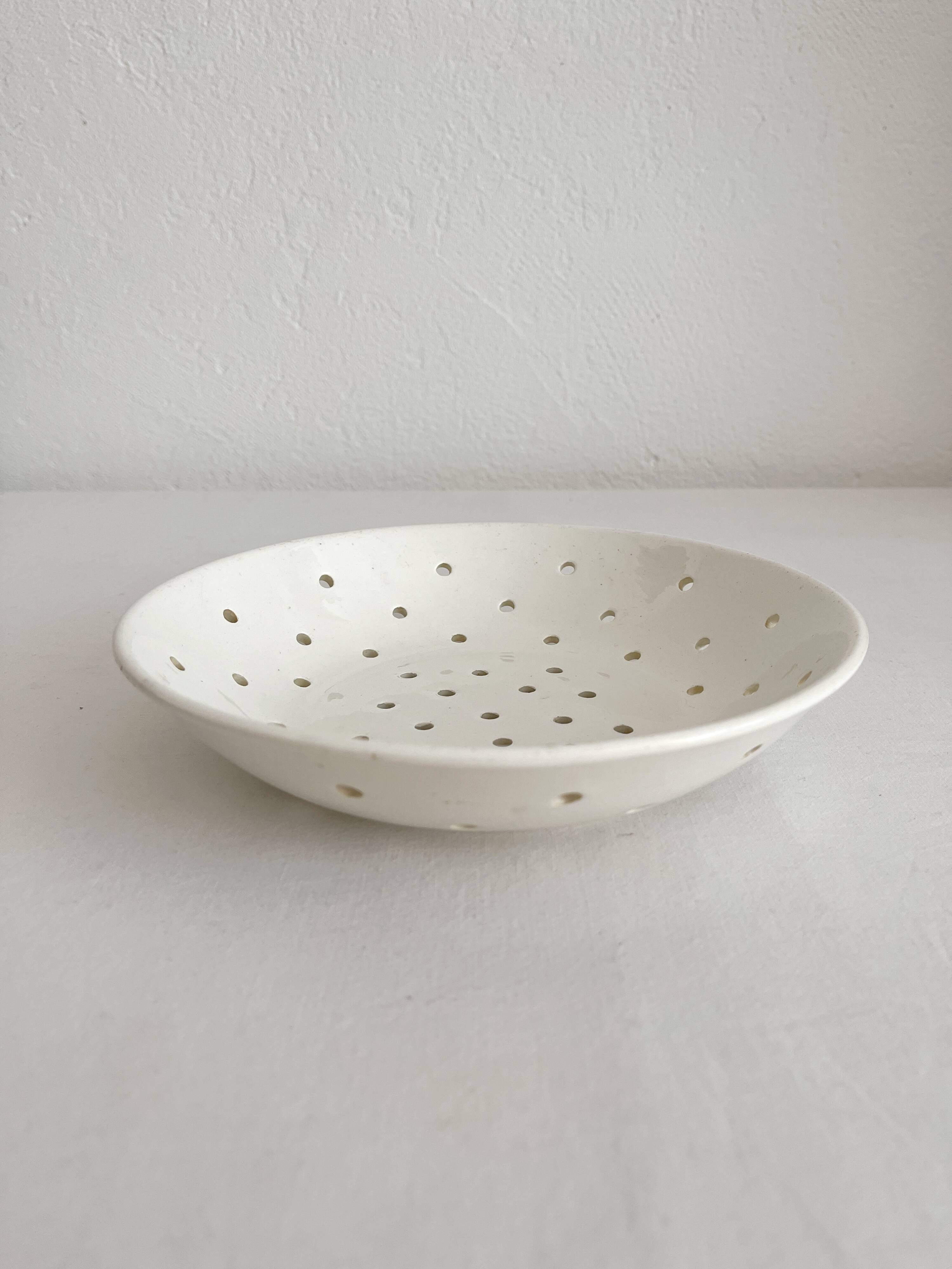 Earthenware drainer plate Digoin Sarreguemines