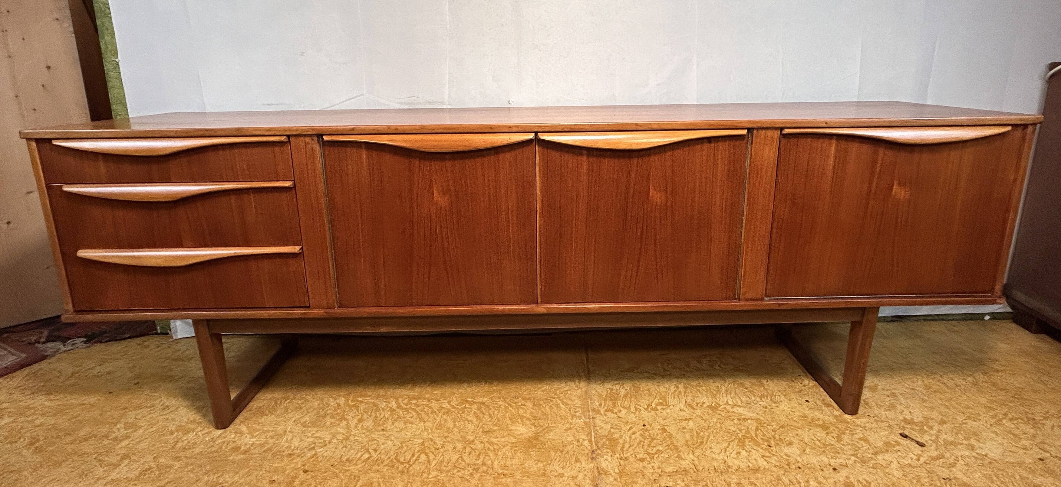 buffet danois en teck rétro vintage du milieu du siècle par Bramin – Design