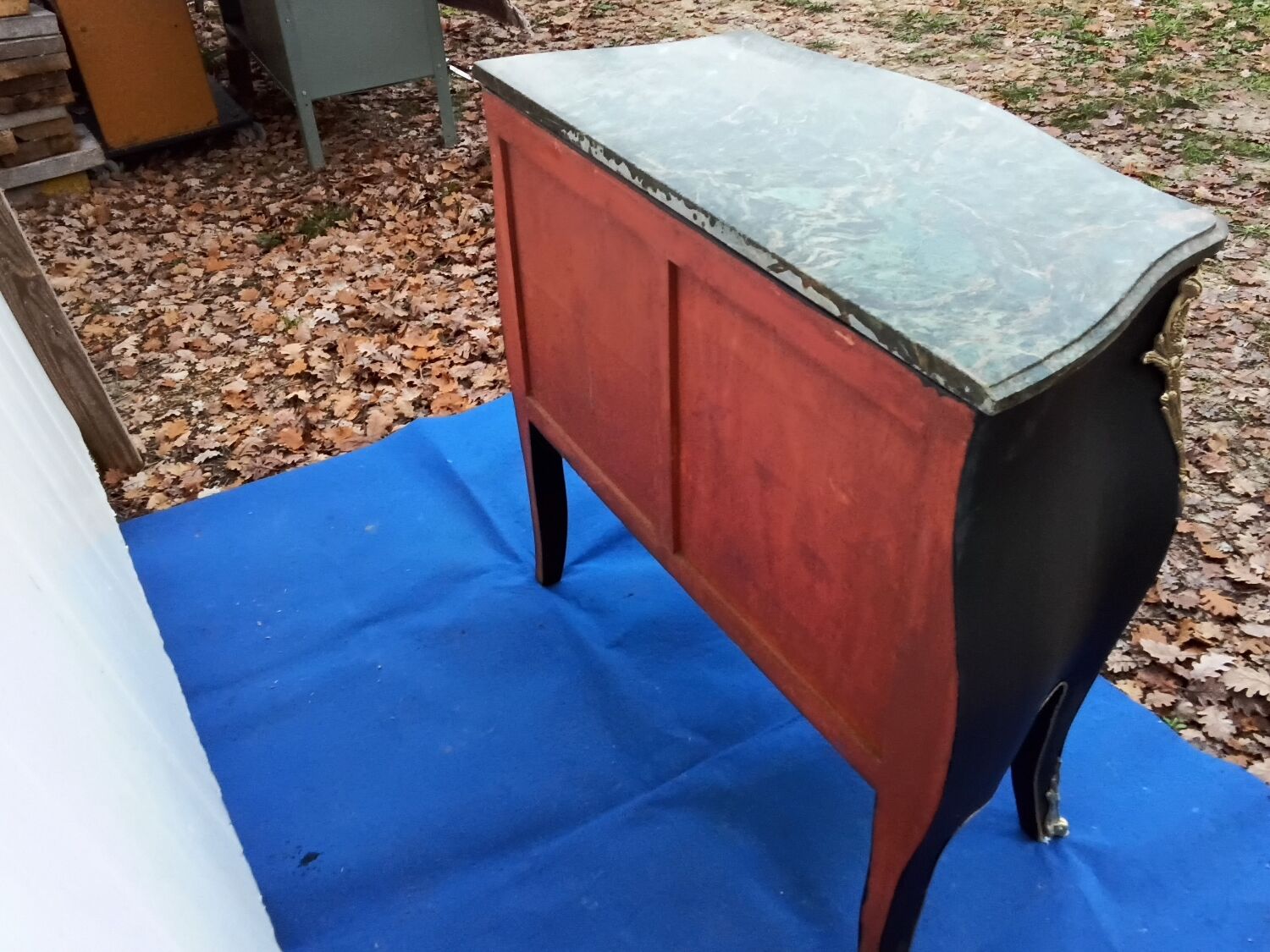 black chest of drawers