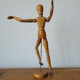 Articulated wooden mannequin