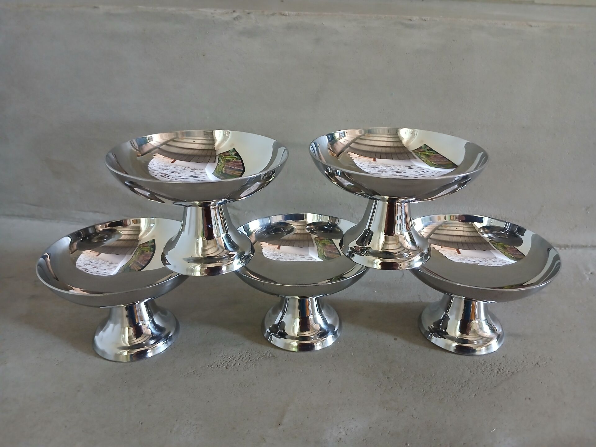 5 coupes à glace anciennes en inox