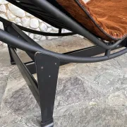 LC4 chaise longue in cowhide and black frame by Cassina, 1970–80