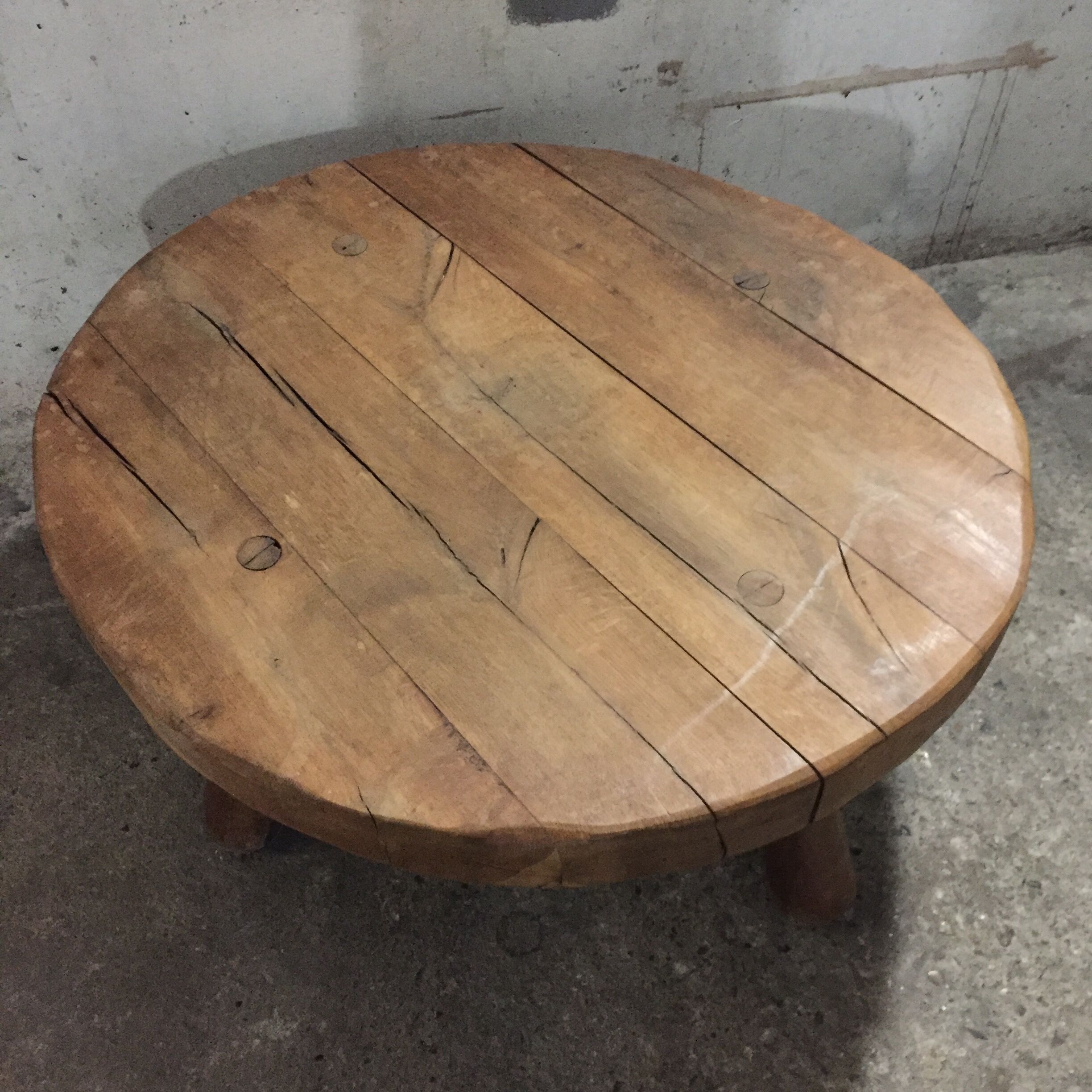 Coffee table brutalizes oak