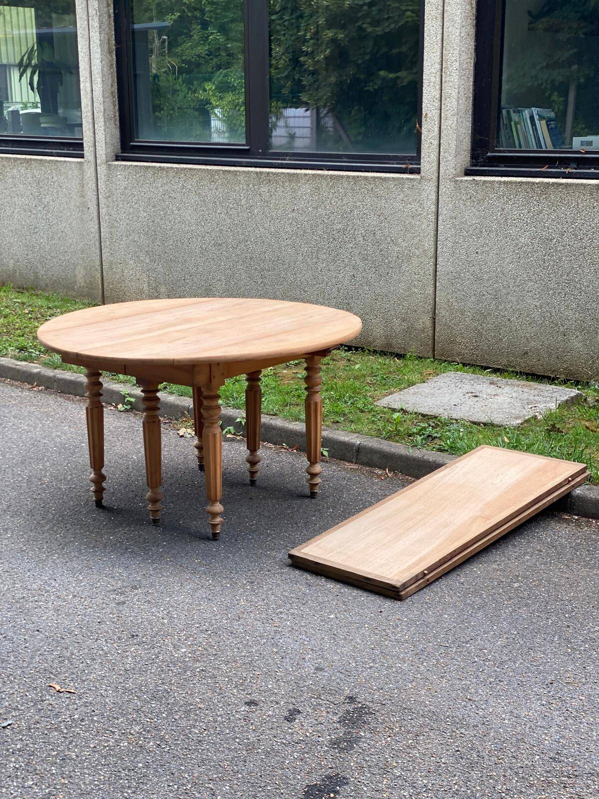 Table à manger ronde extensible Louis Philippe 18ème rénovée avec volets 21