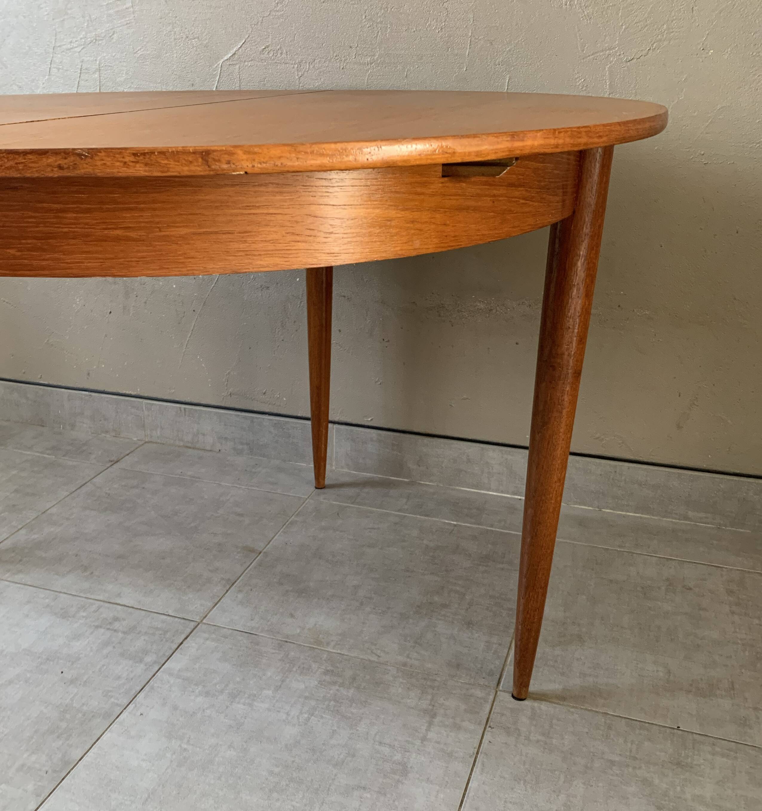Vintage scandinavian table from the 60s extendable with butterfly extension