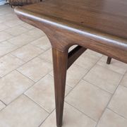 Table scandinave en teck par Johannes Andersen pour Samcom 1960