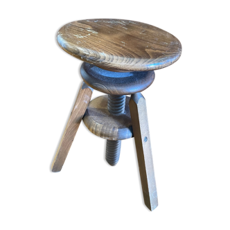 Tabouret tripode à vis