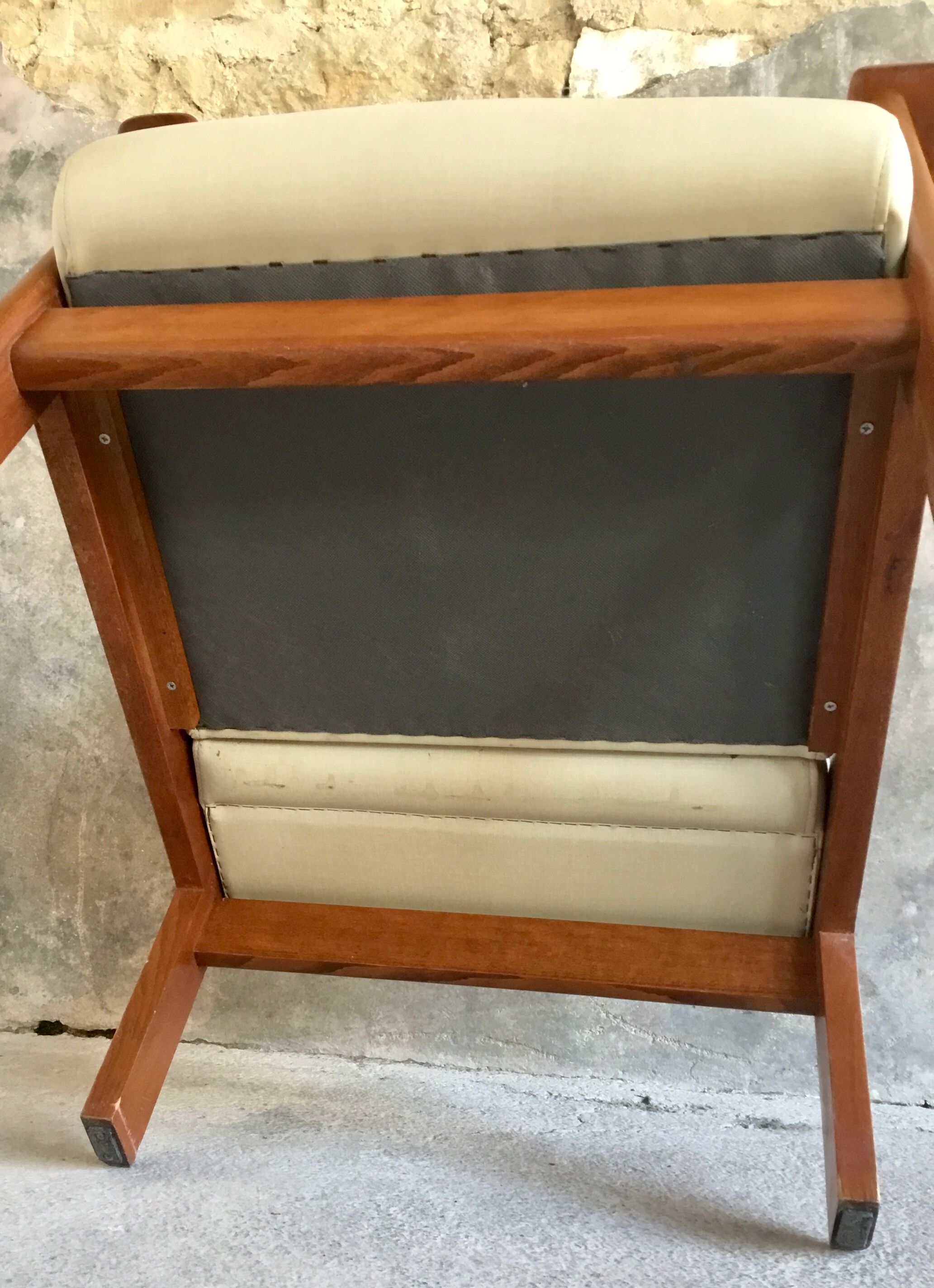 White armchair with armrests - varnished pine structure