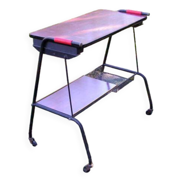 Serving table