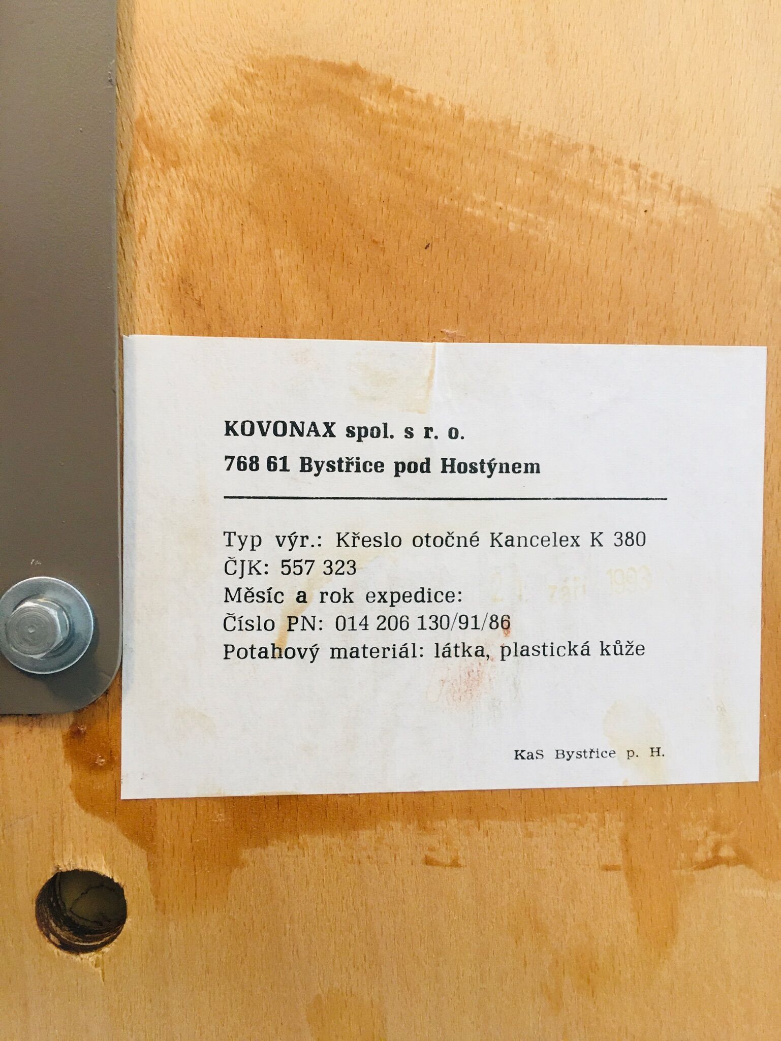 Chaise de bureau moutarde vintage de Kovona, 1986