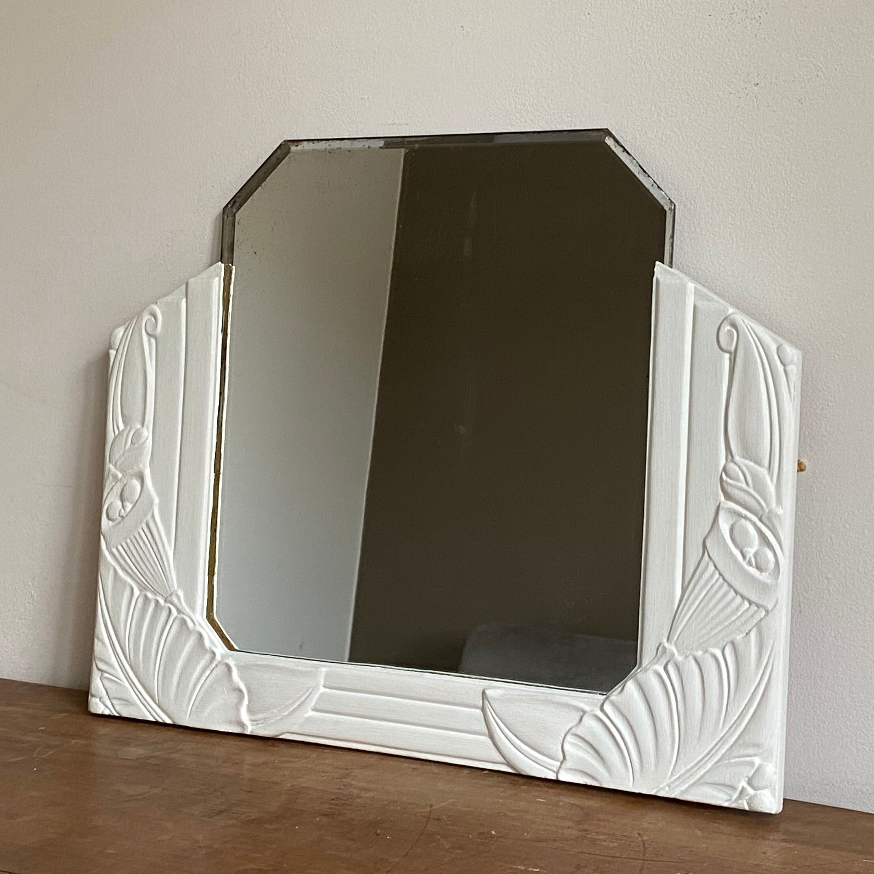Art Deco mirror with beveled glass. 55x44