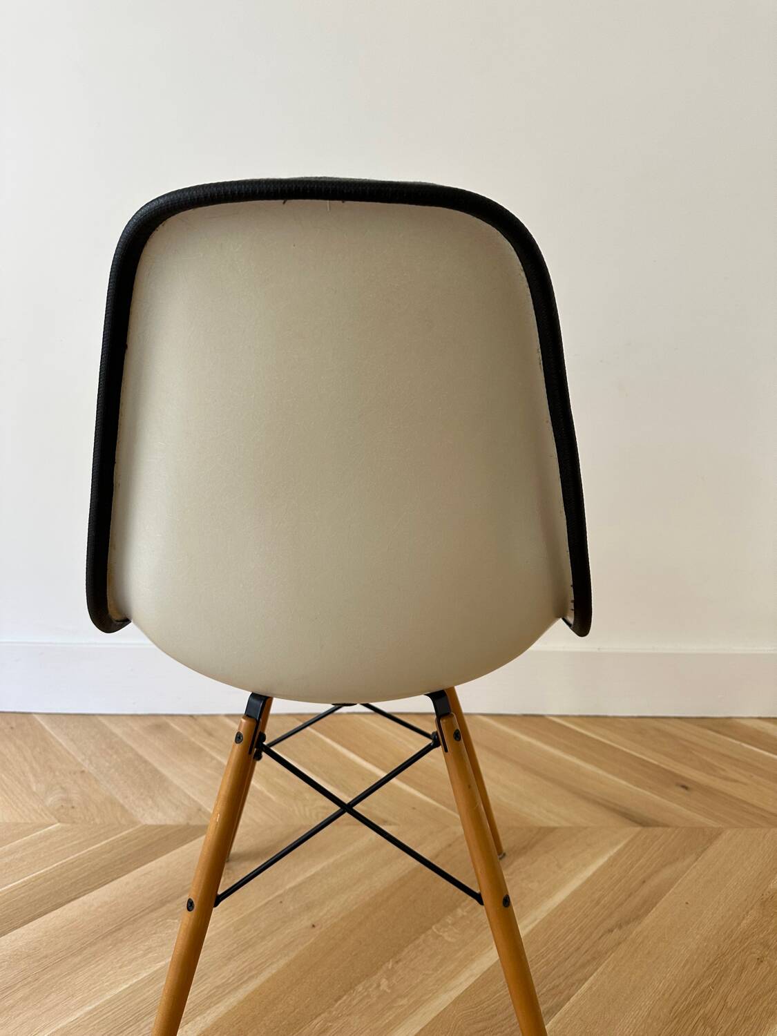 Eames Plastic Chair DSW - Upholstered Chair