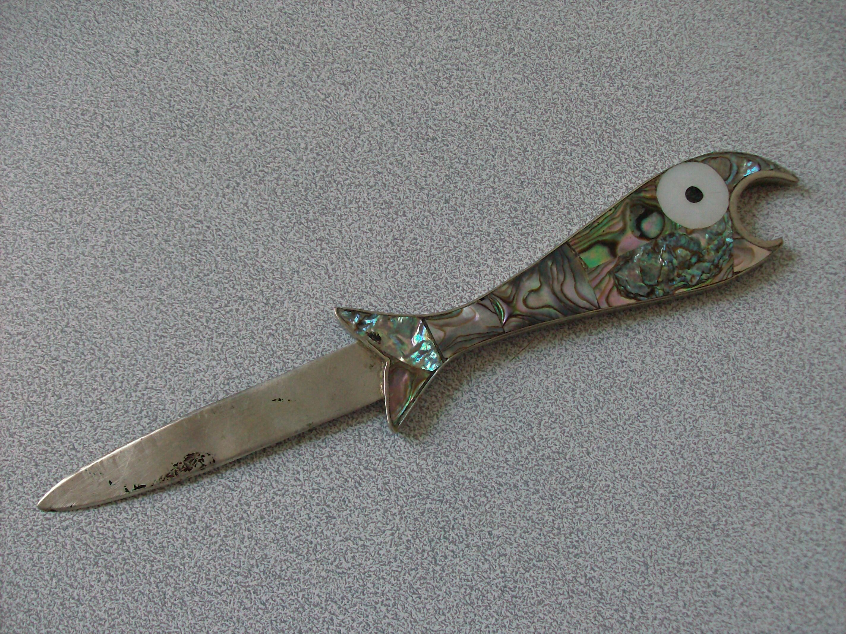 Letter opener in metal and mother-of-pearl