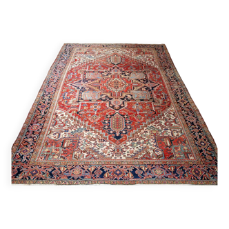 Antique Persia Heriz rug, 1930, dimensions 290/380 cm, wool on cotton.