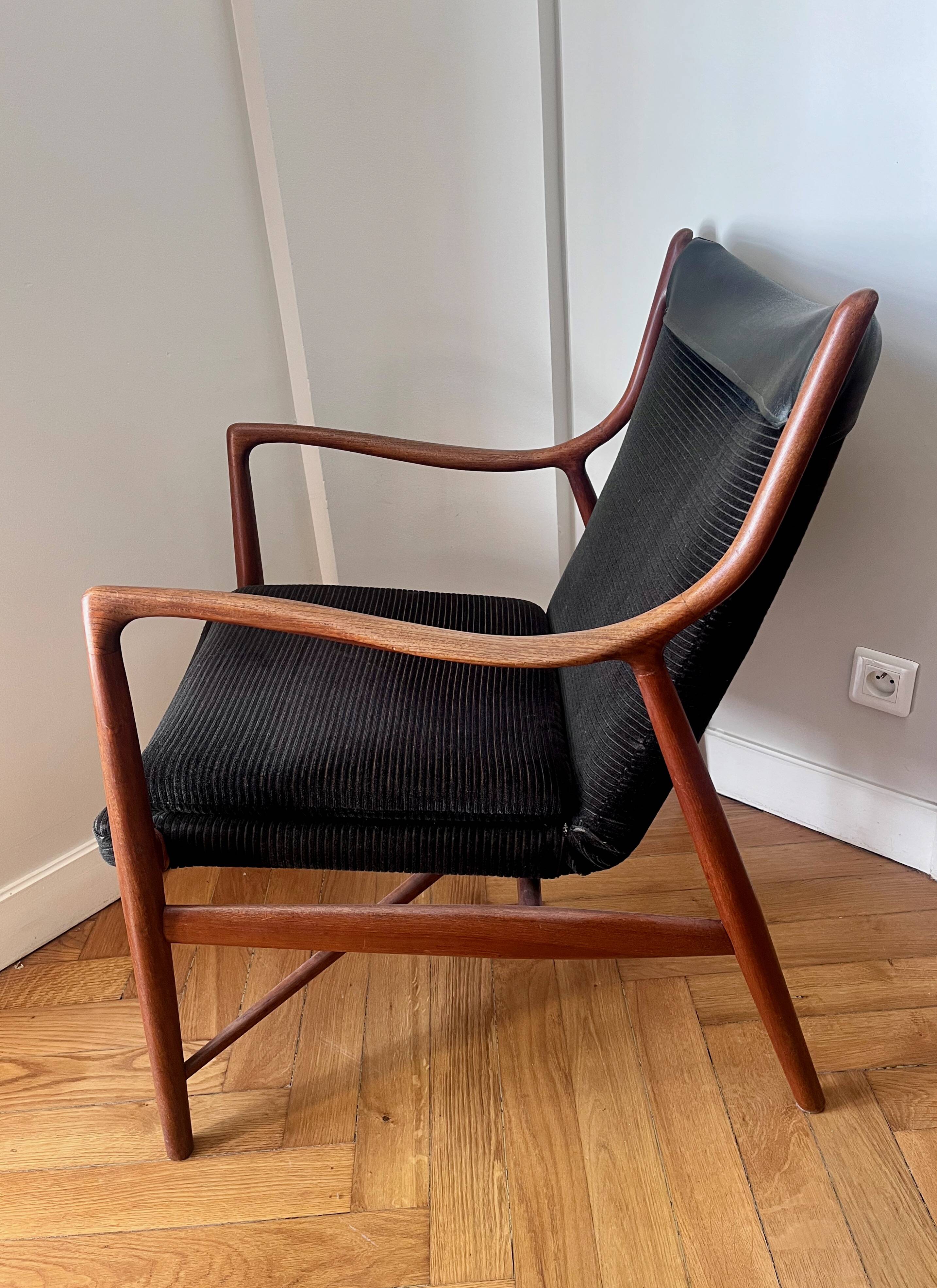 Armchair model "FJ 45" by Finn Juhl (1912-1989) designed in 1945