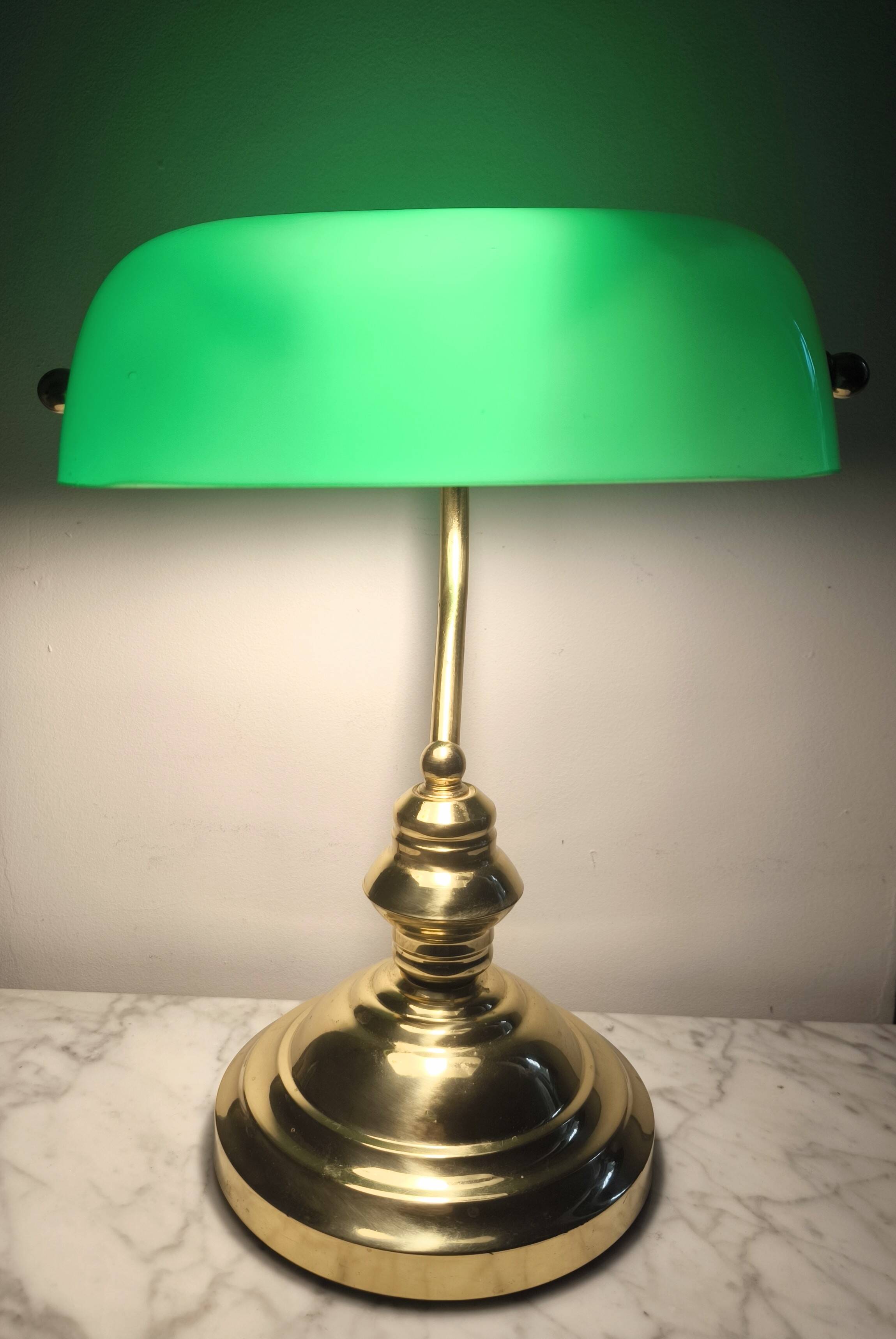 Lámpara vintage de banquero de cristal verde opalino