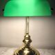 Lámpara vintage de banquero de cristal verde opalino