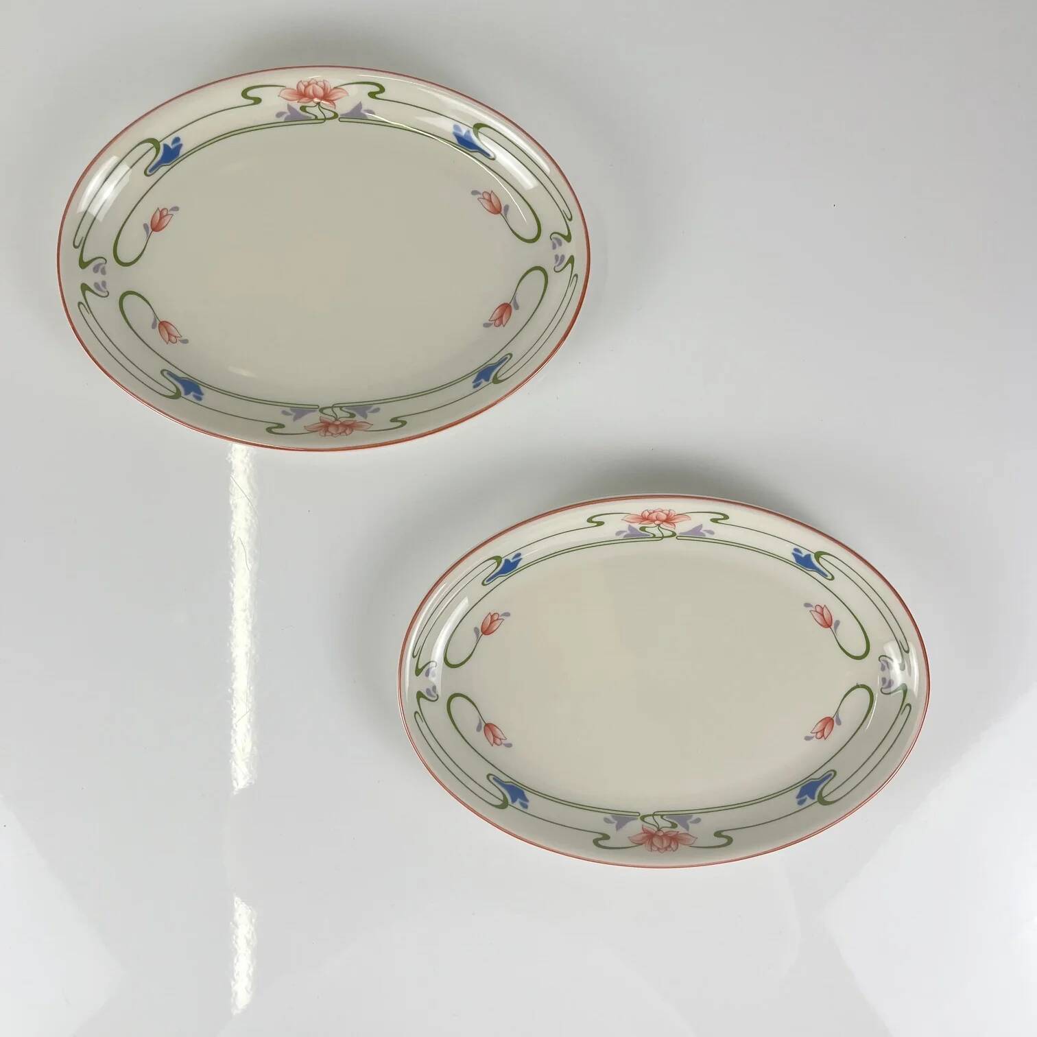 Villeroy & Boch duo of dishes, model "Florida"
