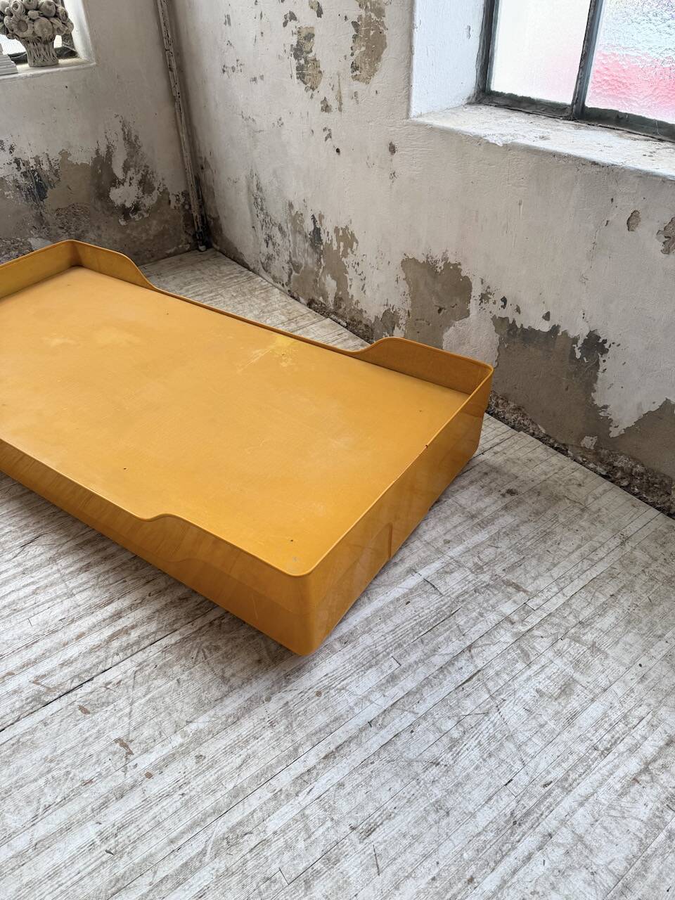 Ozoo single bed by Marc Berthier for Roche Bobois, 1967