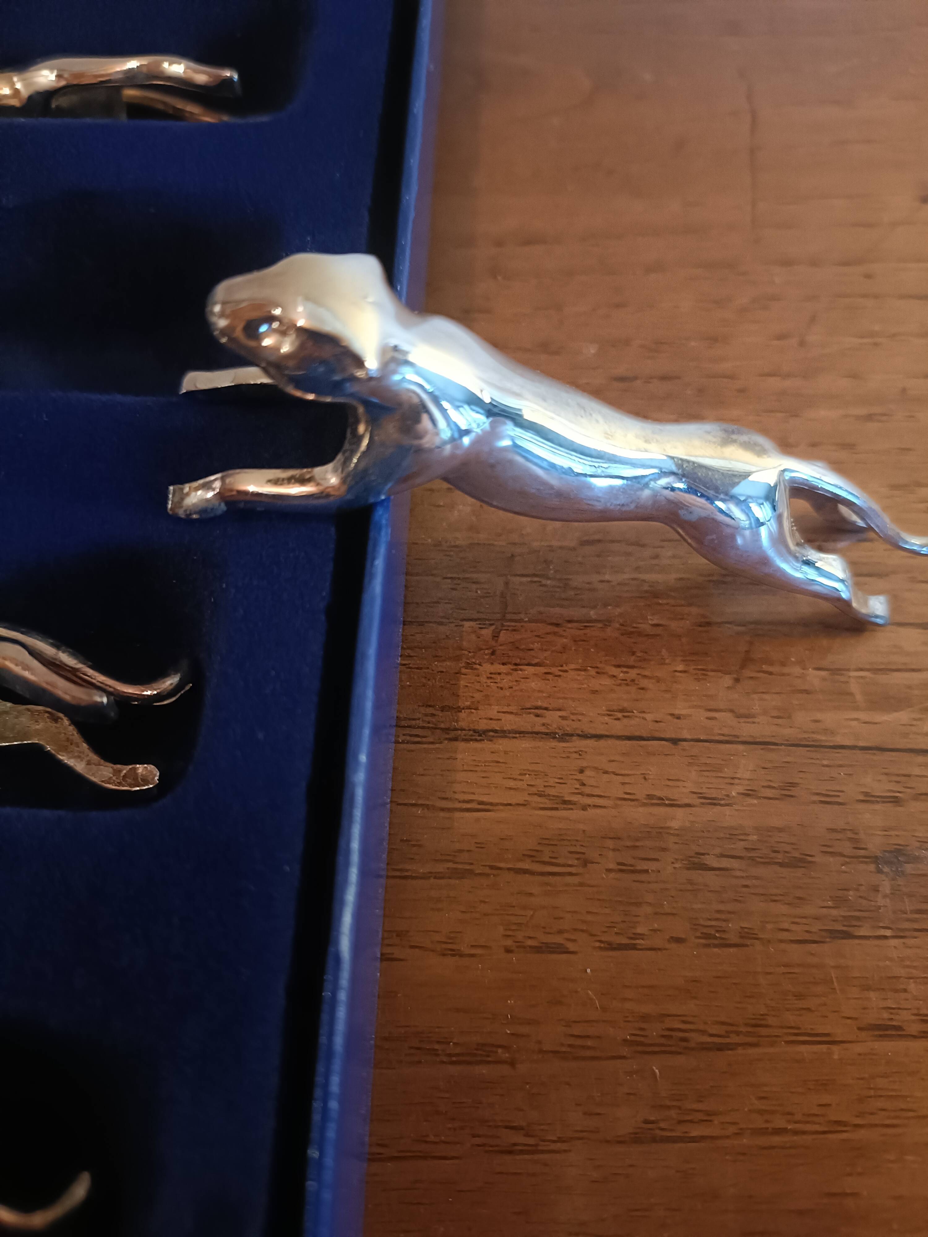 12 silver metal cat knife holders