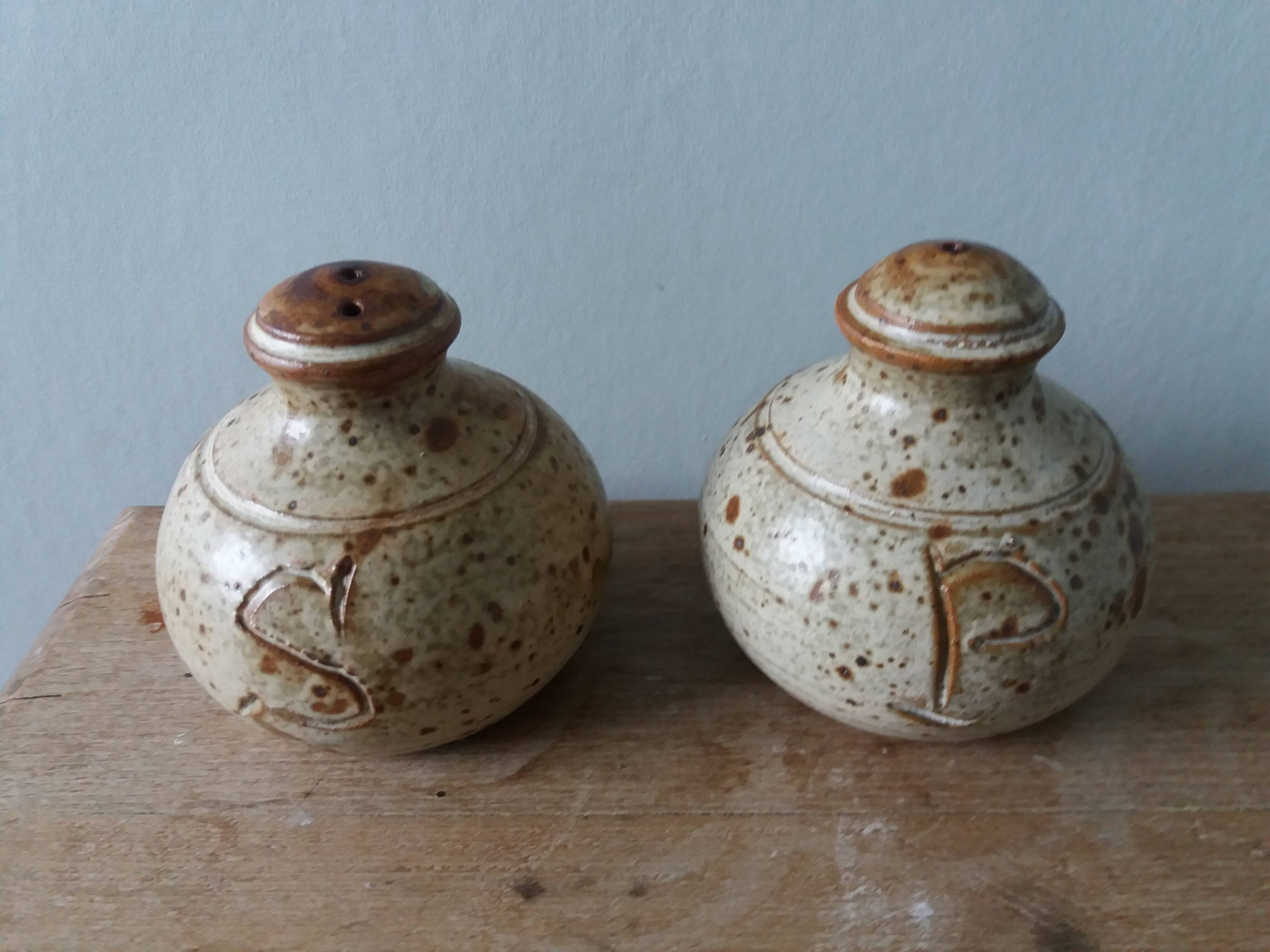Salt and pepper shaker in Puisaye stoneware by Jean Pierre Prud'homme