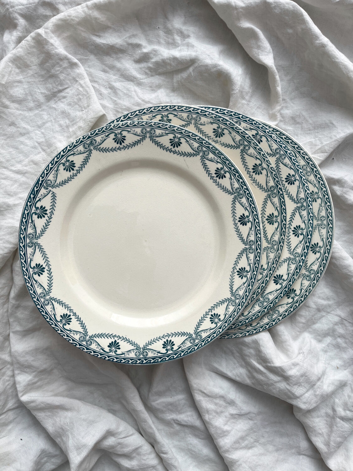 4 flat ironstone plates “Empire” Salins