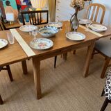 Extendable farmhouse table with 2 vintage leaves