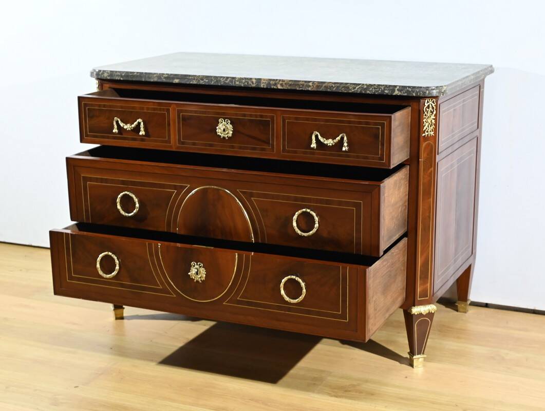 Rare mahogany commode, Louis XVI period – 2nd half of the 18th century.