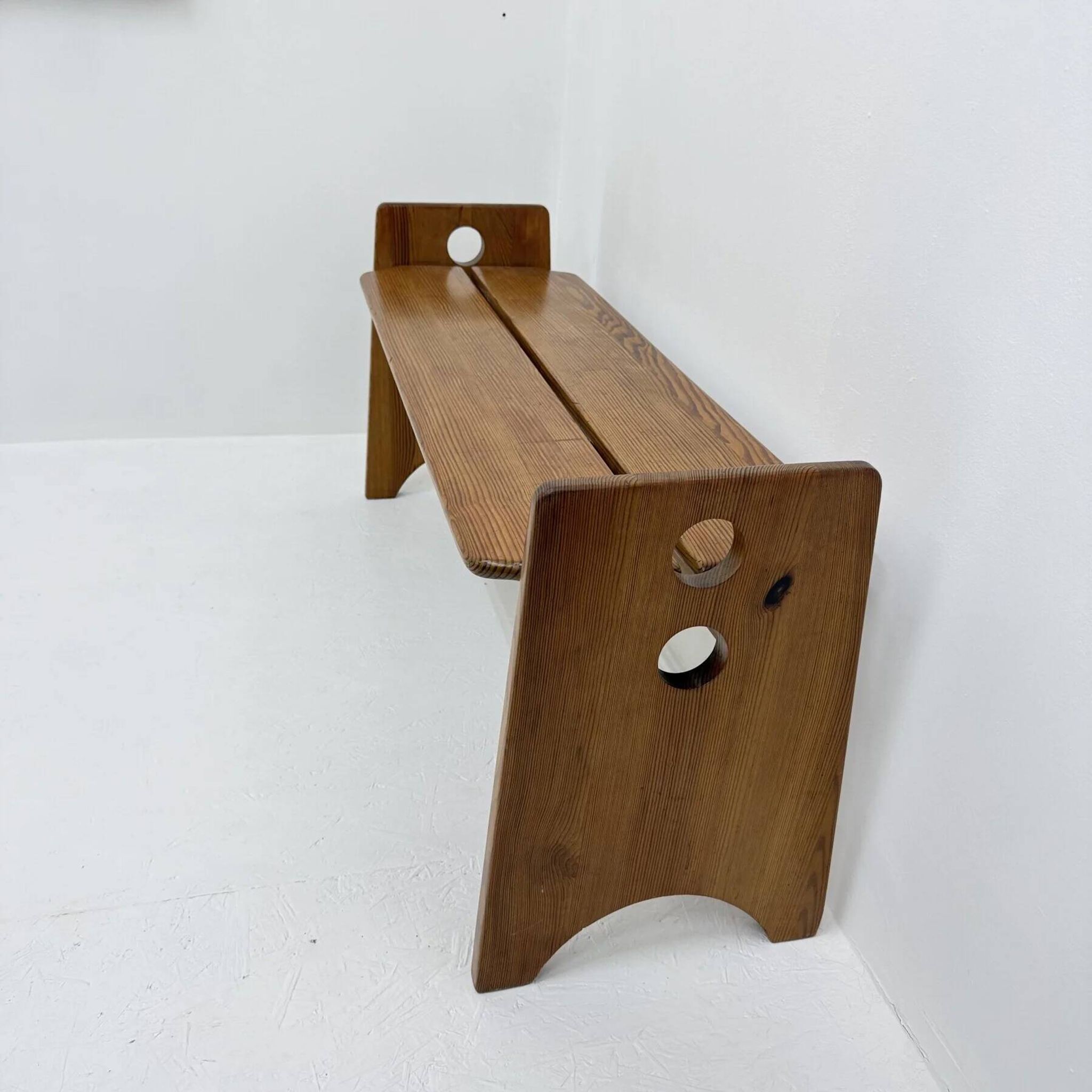 Banc moderne du milieu du siècle par Gilbert Marklund pour Furusnickarn AB, années 1960.
