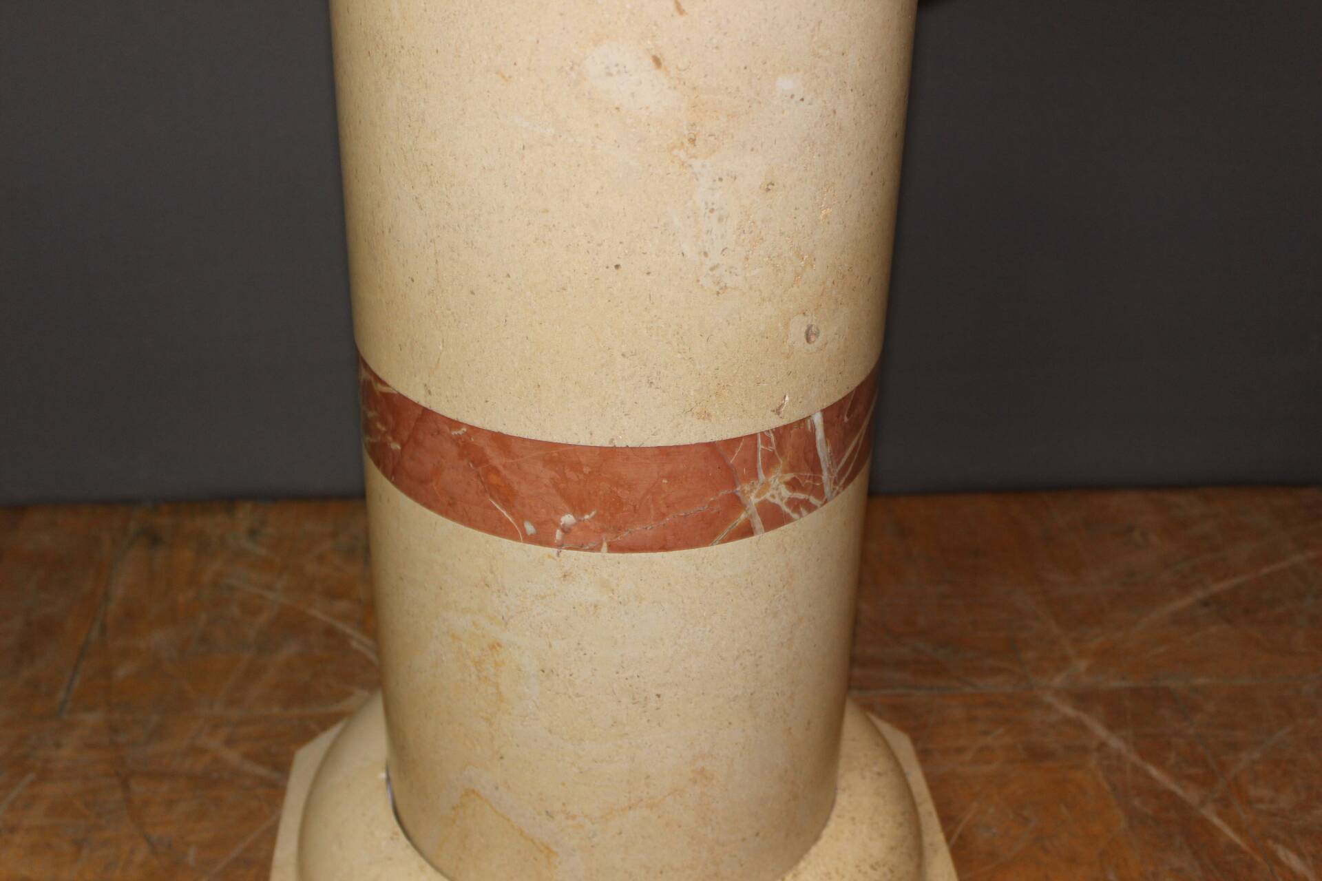Column and its basin in marble and ceramic from around 1980.