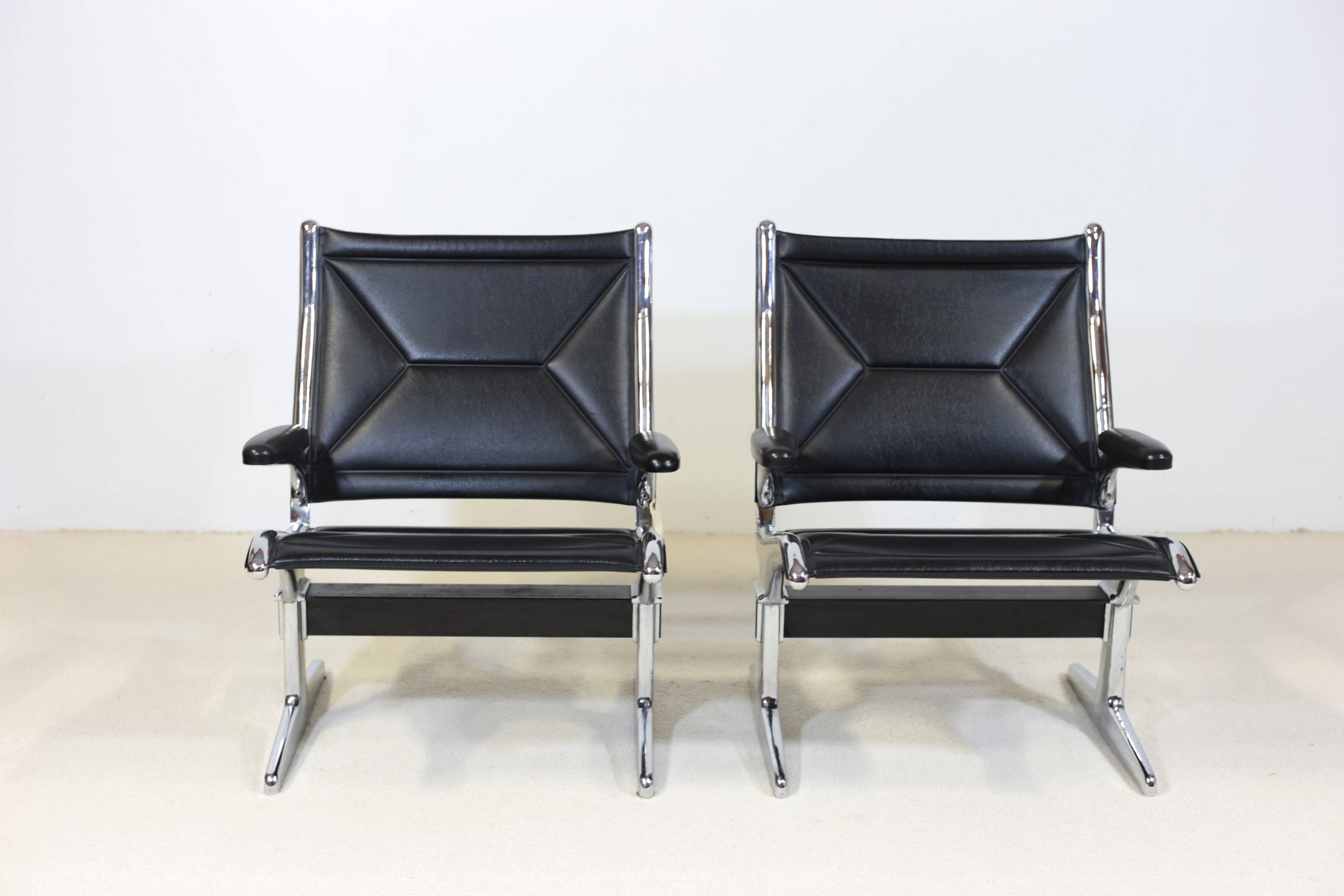 Pair of chairs by Charles and Ray Eames
