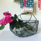 Apple basket made of wire