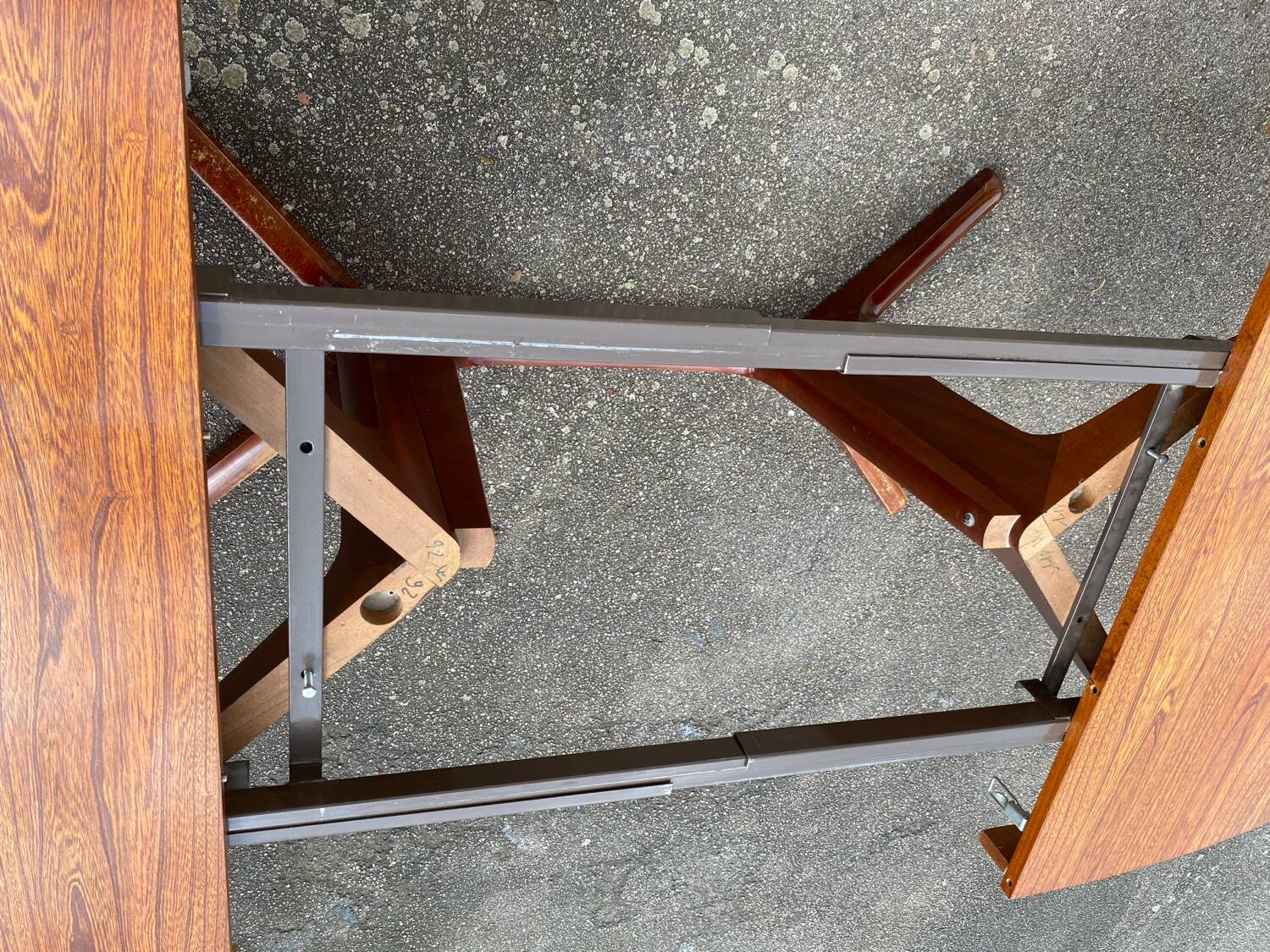 Baumann table for 10 guests