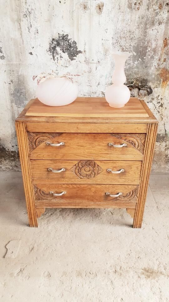 Vintage chest of drawers