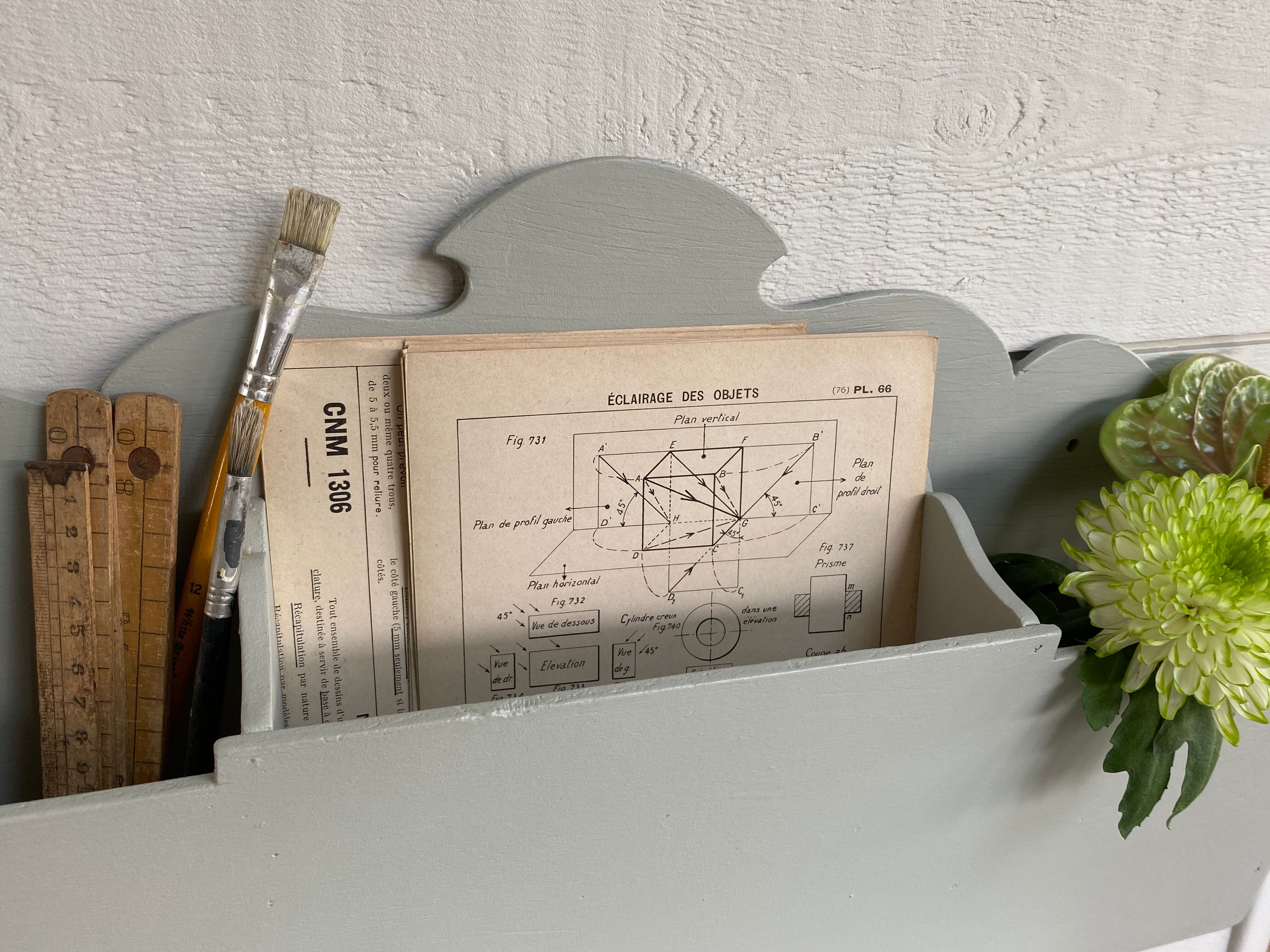 Compartmentalized shelf, mail storage