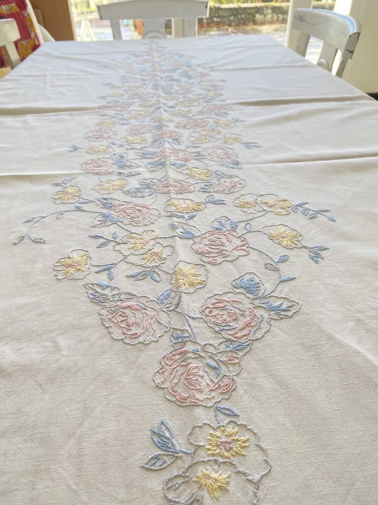 Large tablecloth and 12 embroidered napkins "pastel bouquets" - Cotton - 240x170 cm