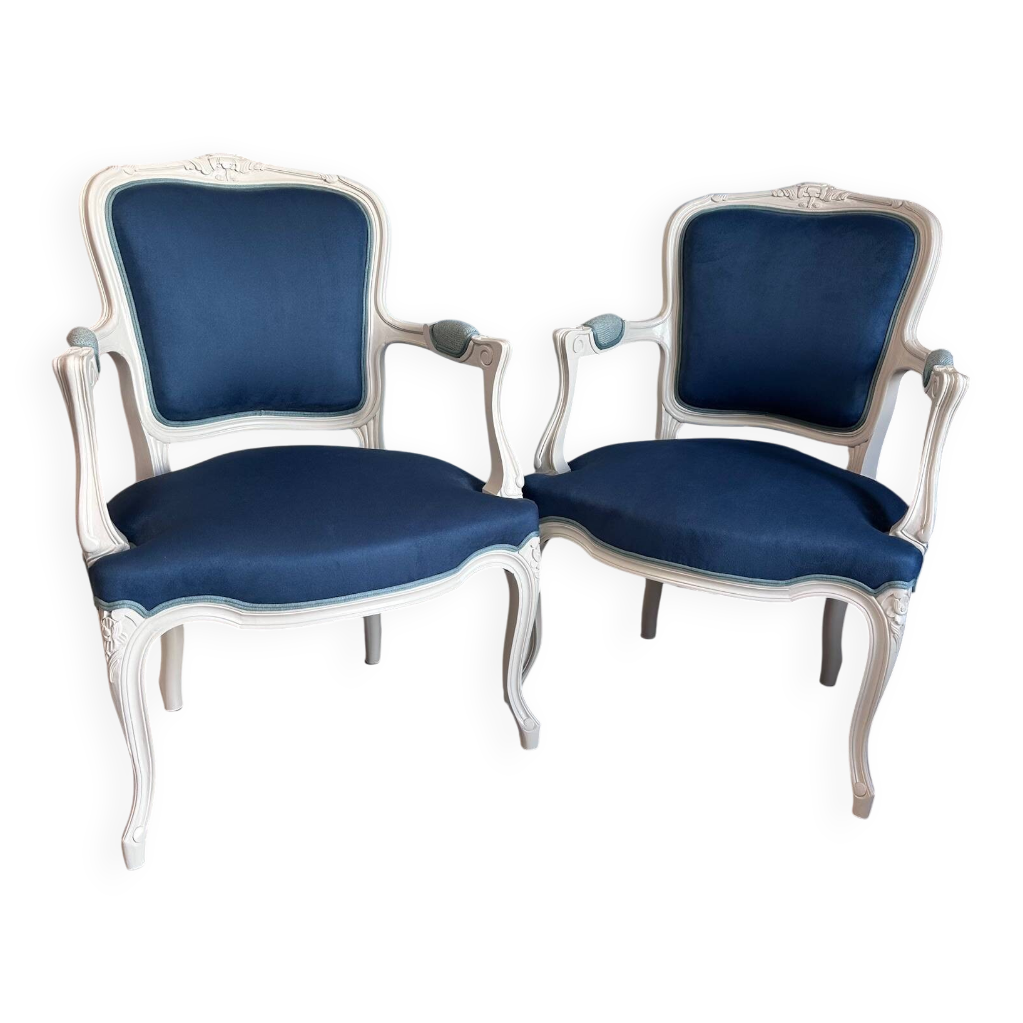 Paire de fauteuils cabriolet style Louis XV