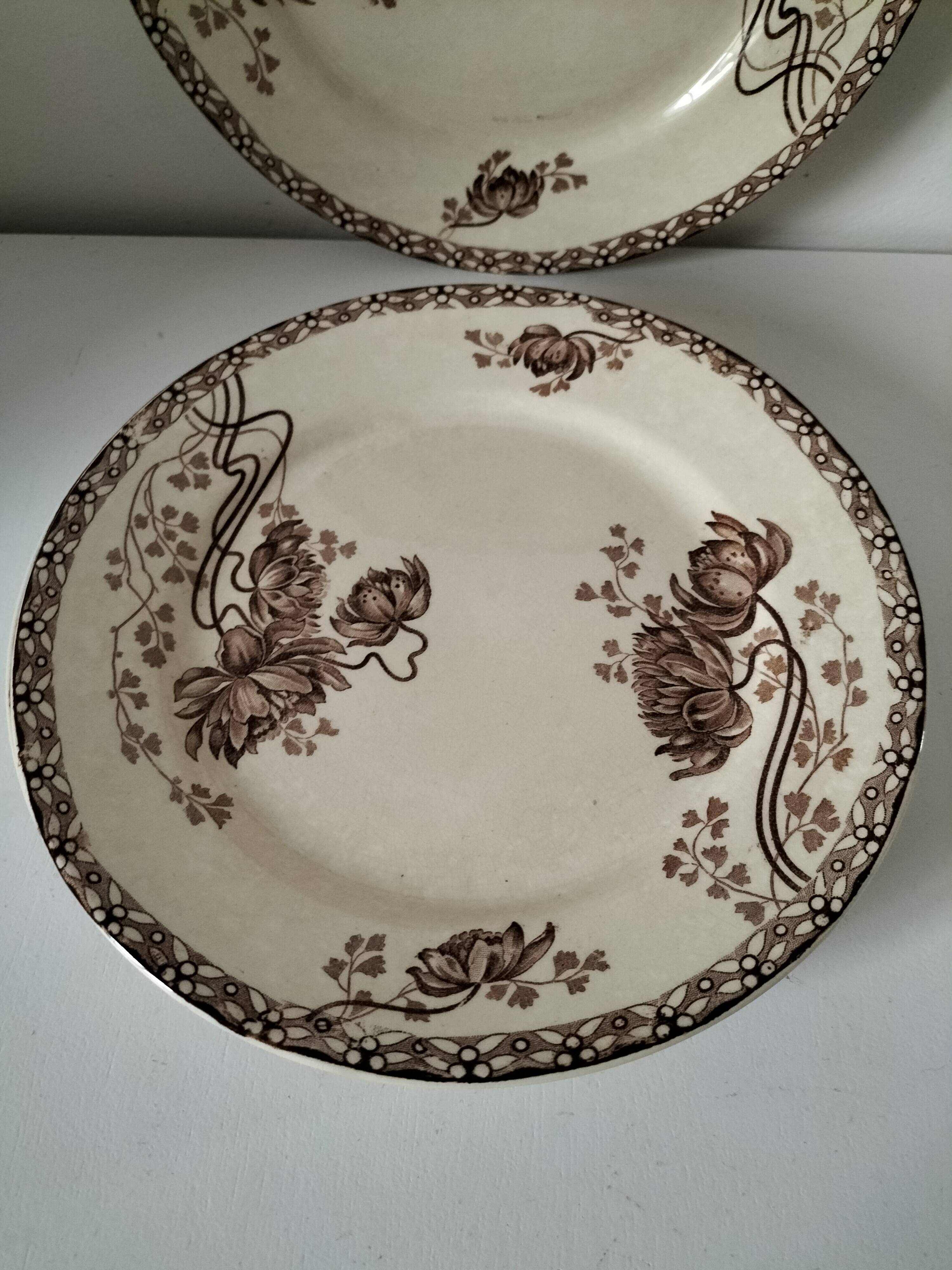 Set of 4 Sarreguemines plates, Royat model, 19th century, early 20th century
