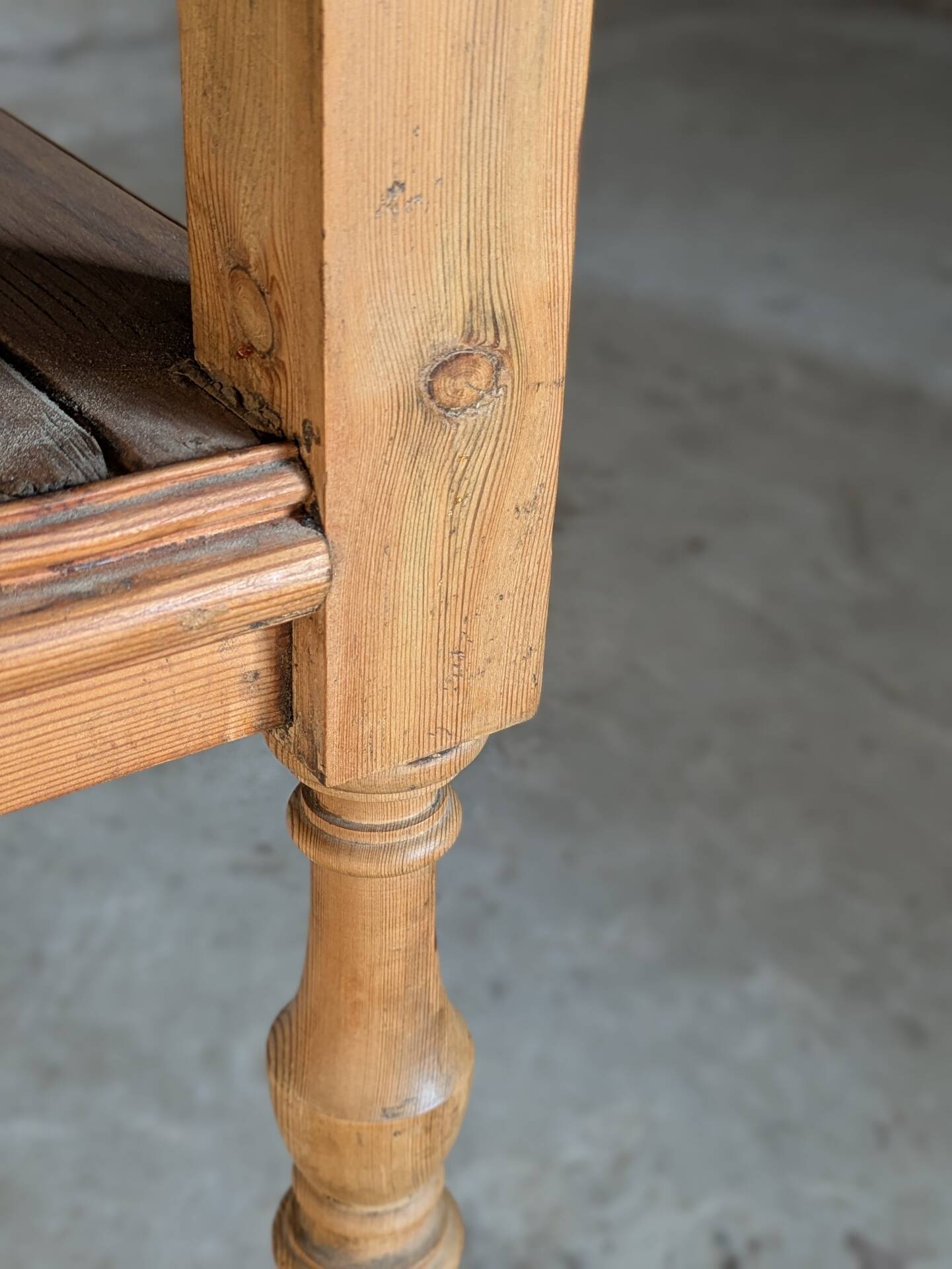 Table d'appoint pin