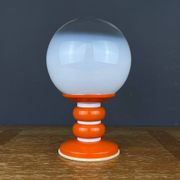 Lampe de table en verre opalin blanc, Italie, années 1970