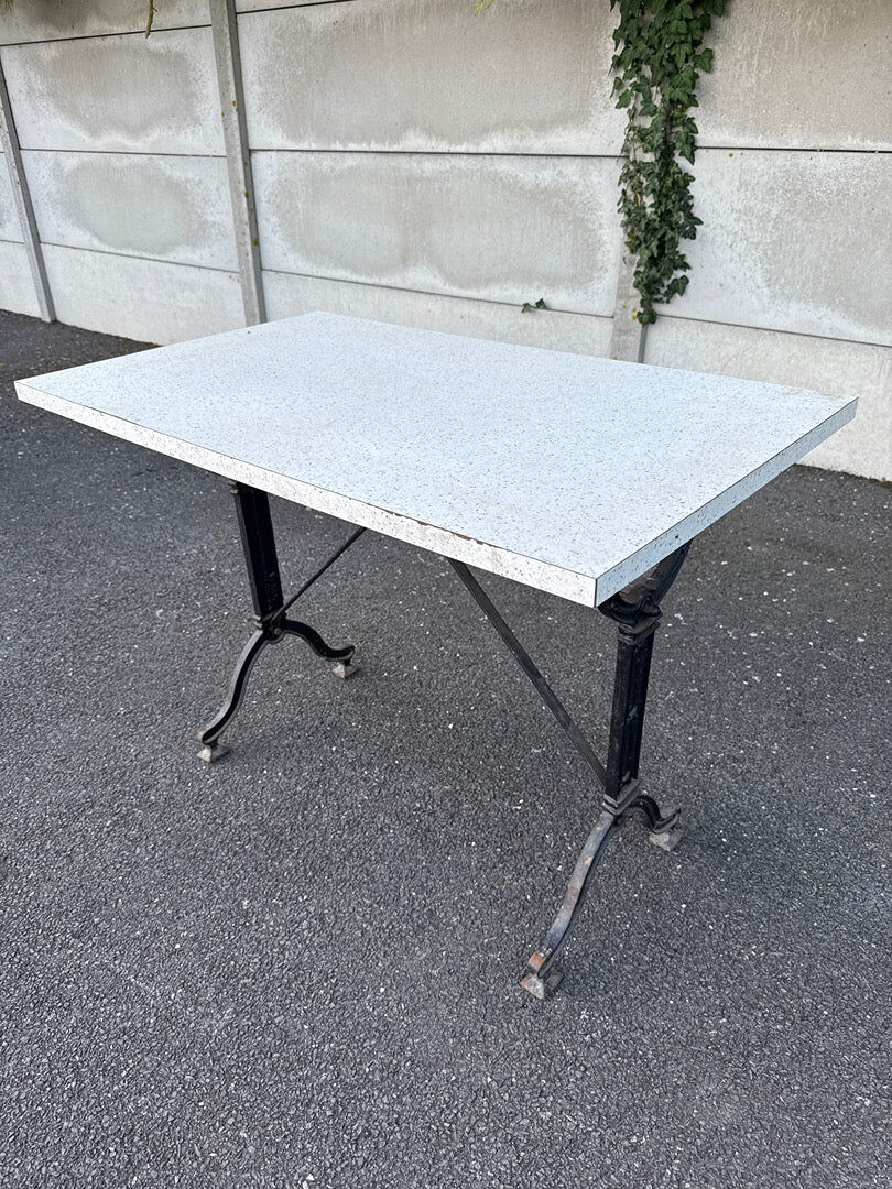 Bistro table – Vintage – Furniture – Speckled top
