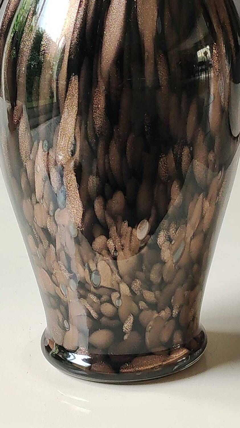 Corolle design vase in blown Murano art glass/Designer V. Nason. 70s. High 25 cm